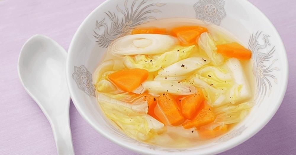【副菜】白菜とにんじんと長ねぎの中華風スープ